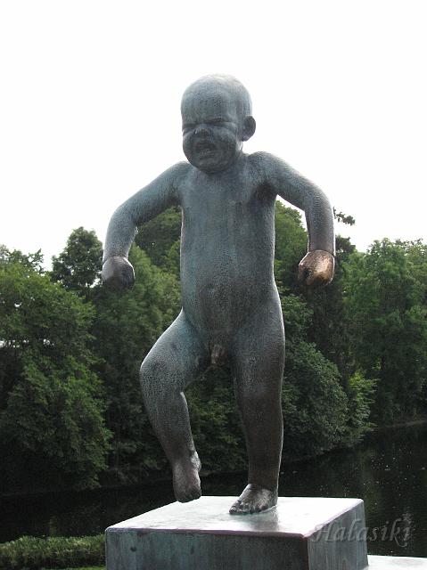 Norwegia (3087).JPG - Oslo - Park Vigelanda (rozzłoszczony chłopiec)